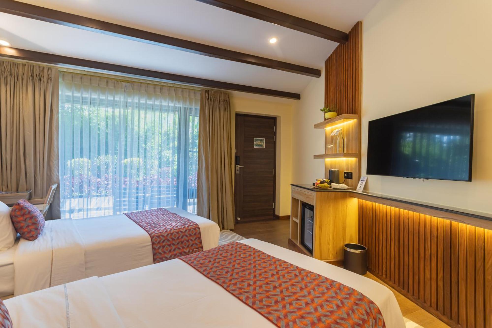 Fish Tail Lodge Pokhara Esterno foto